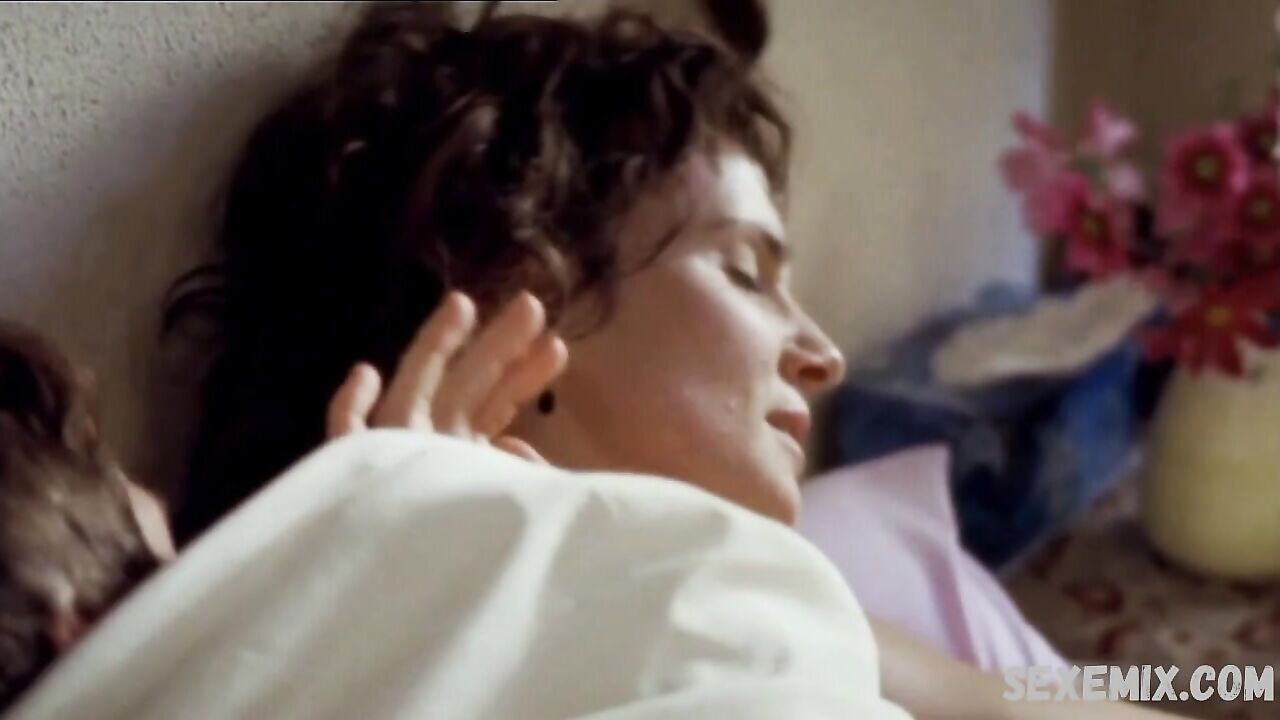 Catherine McClements sexy, scene in CrashBurn (2003)