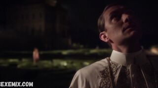 Ateşli Olivia Macklin çıplak, The Young Pope (2016) filmindeki sahne