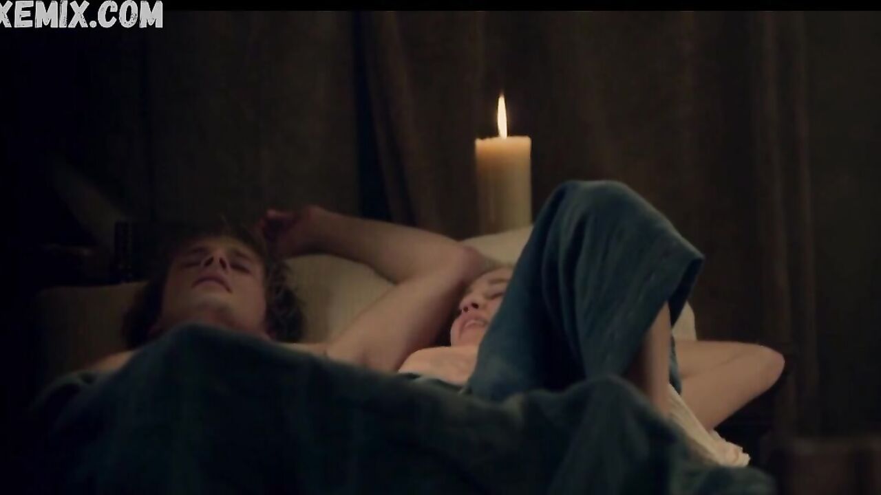 Matilda Anna Ingrid Lutz shows bare tits having sex, in Medici Masters of Florence (2018)