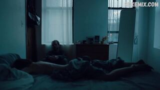 Gemma Massot ci mostra le sue tette, scena in Feral Mix (2015)