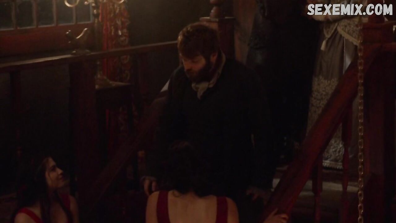 Shelby Lang is flashing nude butt, scene in Salem s03e08 2017