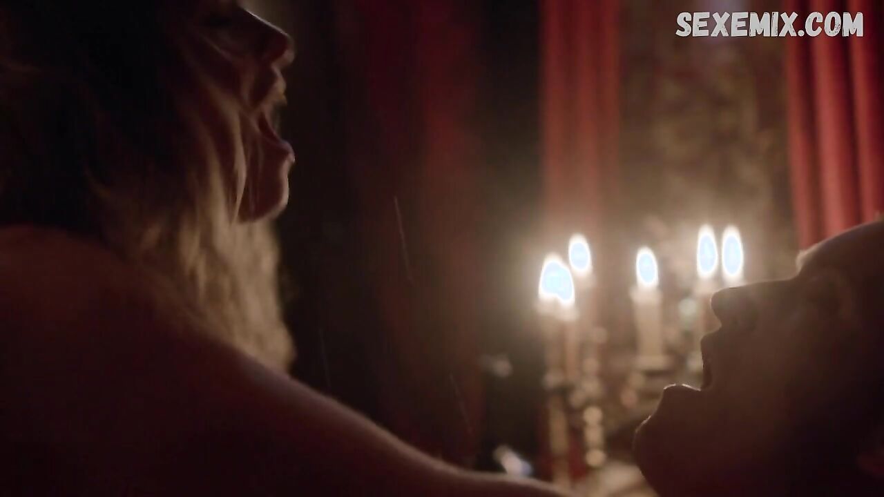 Shelby Lang is flashing nude butt, scene in Salem s03e08 2017