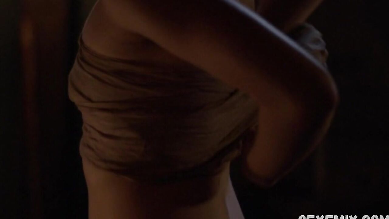 Emily Skeggs shows sexy naked body, scene in Salem s03e02 (2016)