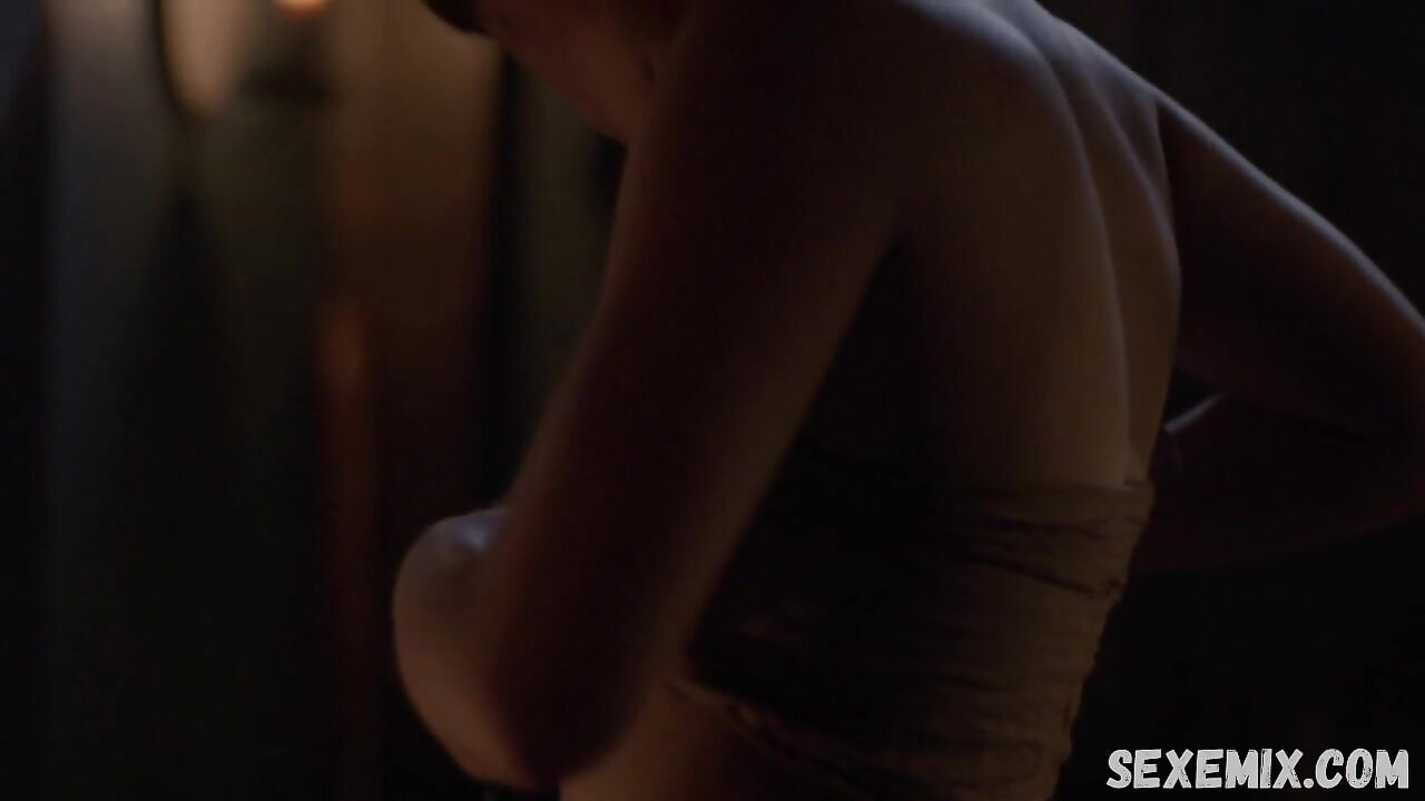 Emily Skeggs shows sexy naked body, scene in Salem s03e02 (2016)