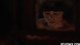 Emily Skeggs mostra un corpo nudo e sexy, scena in Salem s03e02 (2016)