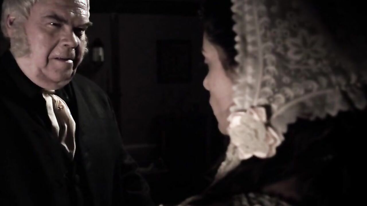 Janet Montgomery sexy, scene in Salem 2014