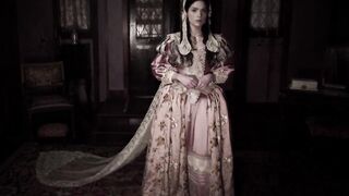 Janet Montgomery sexy, cena em Salem 2014