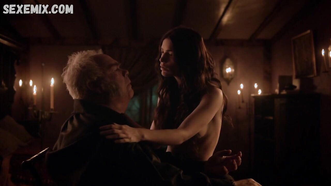 Hot Janet Montgomery, sexy scene in Salem s01e01 2014