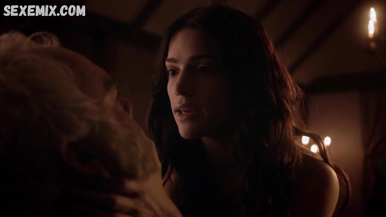 Hot Janet Montgomery, sexy scene in Salem s01e01 2014