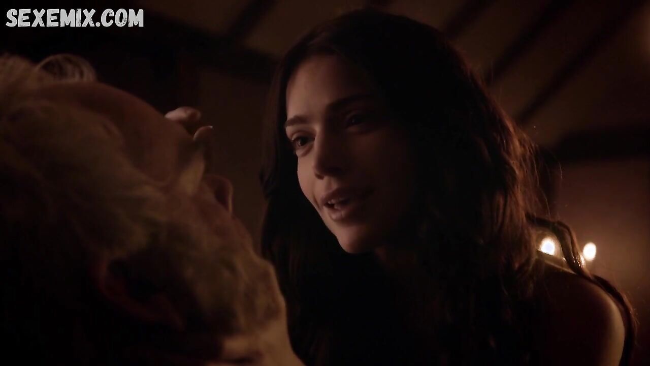 Hot Janet Montgomery, sexy scene in Salem s01e01 2014