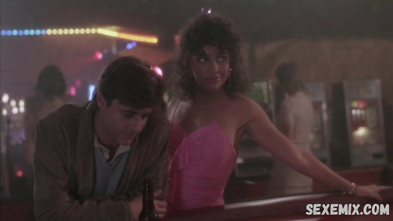 Julie Carmen sexy, scene in Blue City (1986)