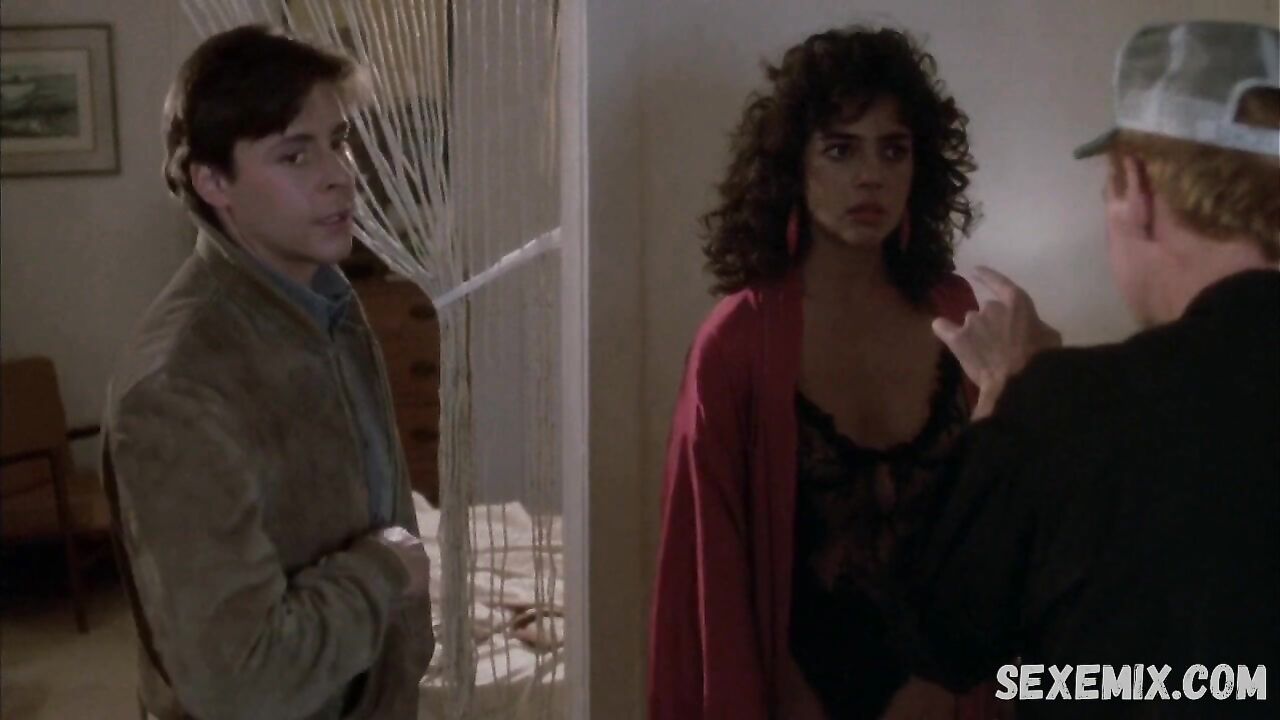 Ally Sheedy sexy, missionary style scene in Blue City (1986)