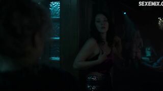 Mariana Novak a montré des seins nus, scène dans Ozark s02e01 (2018)