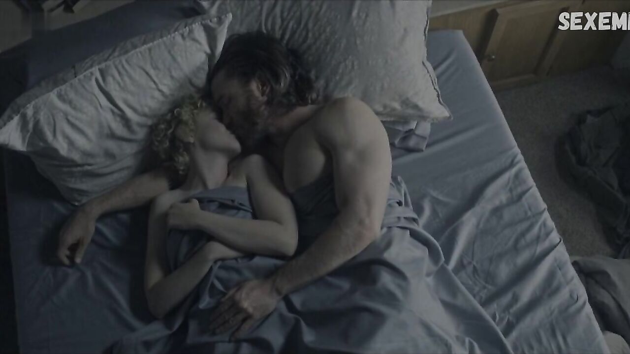 Julia Garner sexy, missionary style scene in Ozark s03e06e08 (2020)