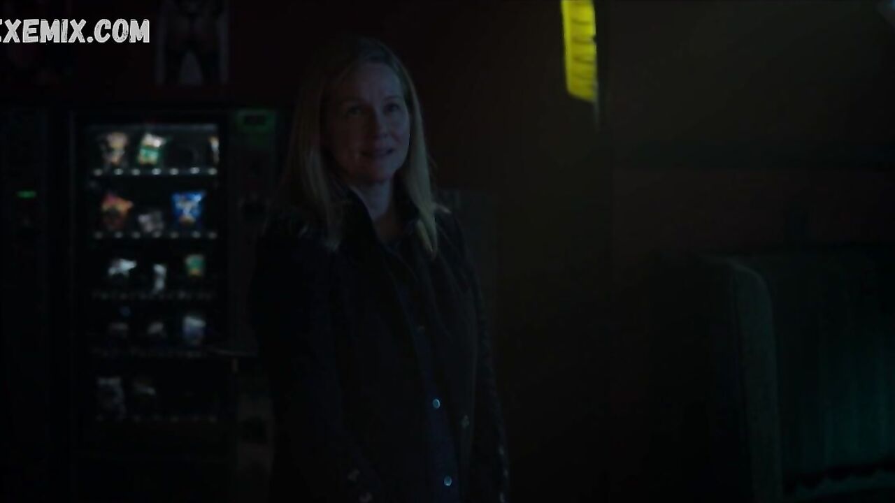 Kiley Casciano dancing striptease, scene  Ozark s02e02 (2018)