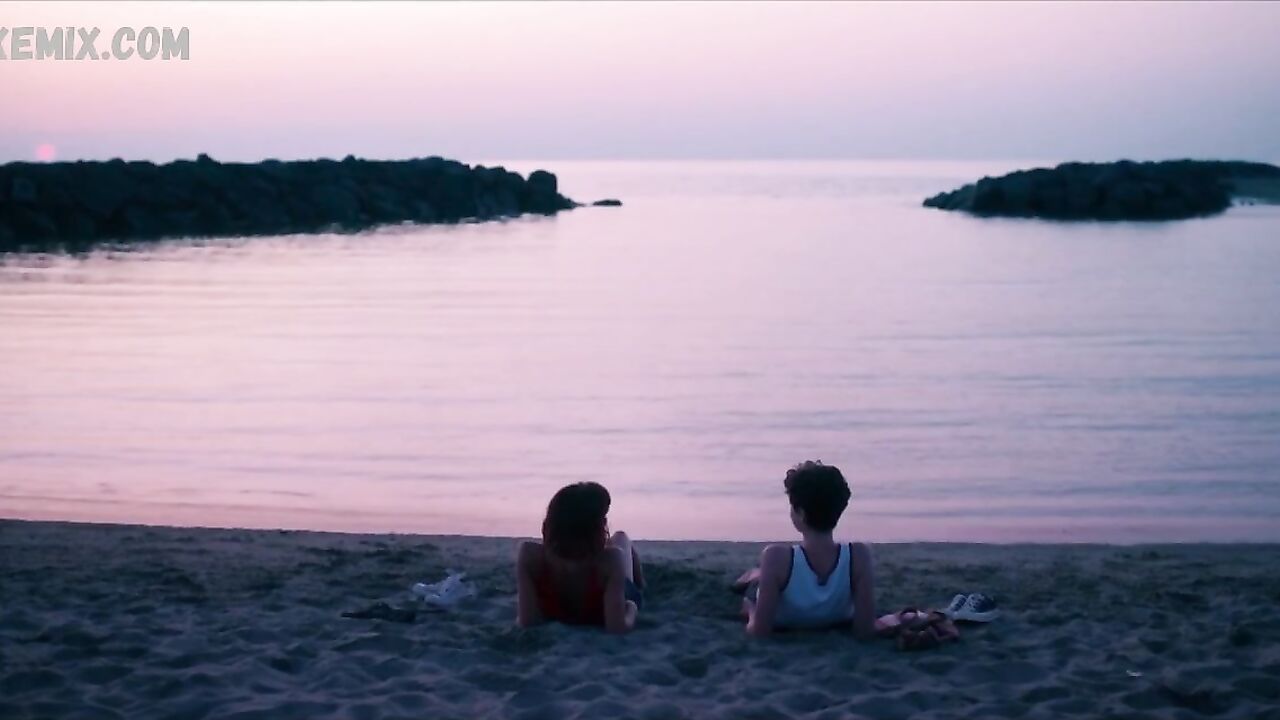 Amanda Campana, Giulia Salvarani lesbisch, Szene in Summertime (2020)