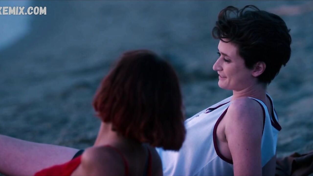 Amanda Campana, Giulia Salvarani lesbisch, Szene in Summertime (2020)