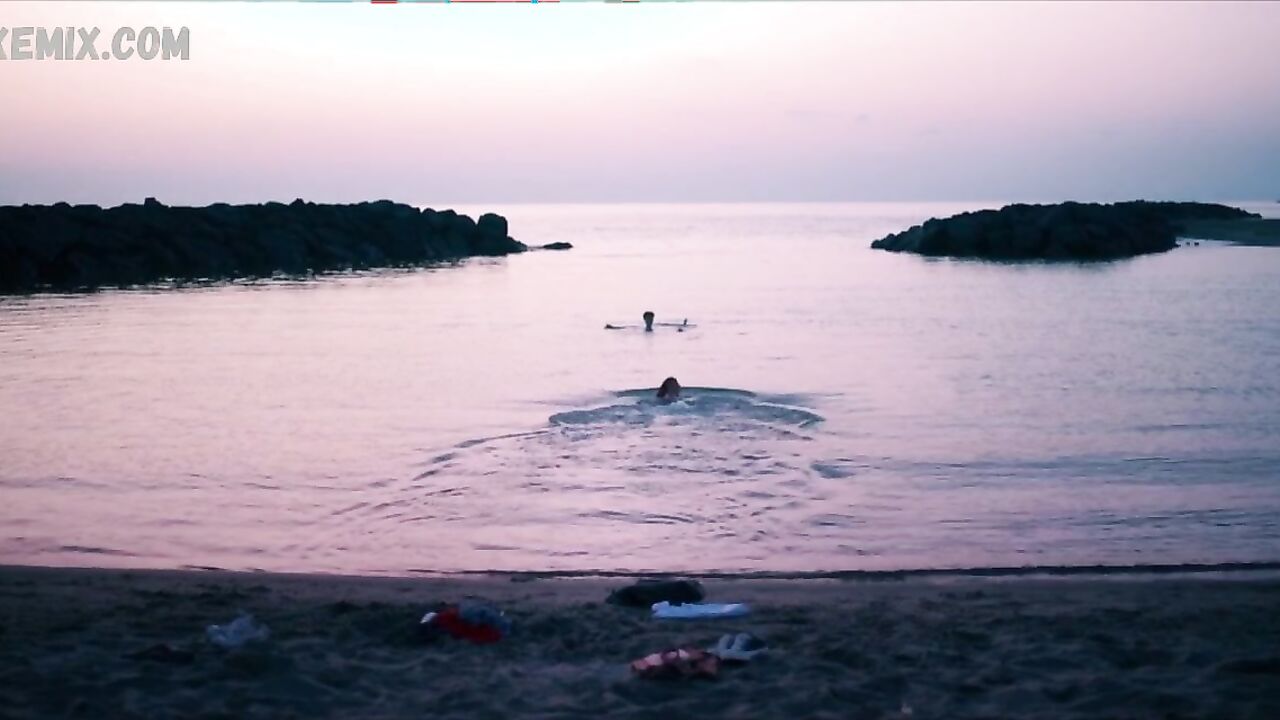 Amanda Campana, Giulia Salvarani lesbisch, Szene in Summertime (2020)