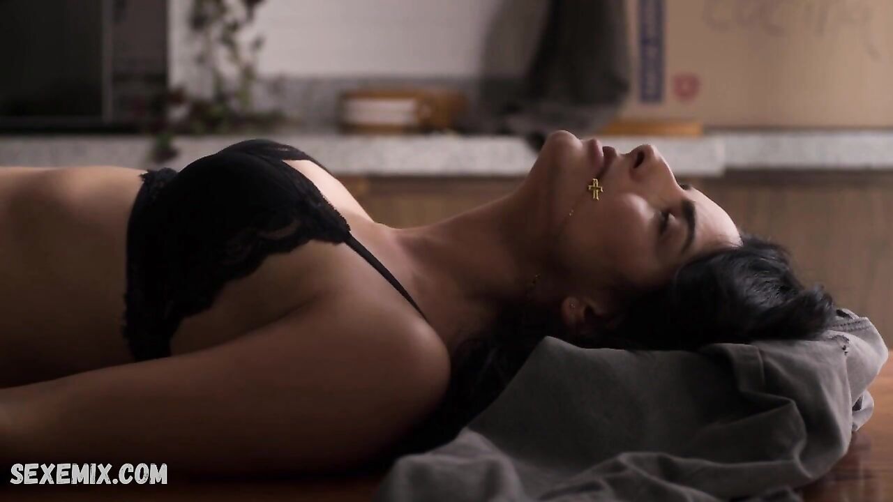 Aislinn Derbez enjoy her pussy licking, scene in The House of Flowers 2019