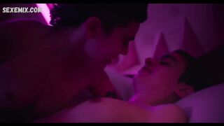 Clara Gallo, Flow Kountouriotis lesbian scene in Todxs Nos