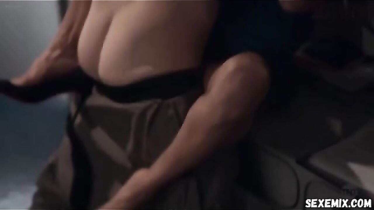 Jennifer Connelly sexy, scene in Snowpiercer s01e05 (2020)