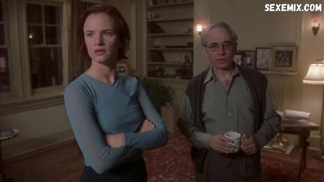 Juliette Lewis sexy, scene in The 4th Floor (1999)