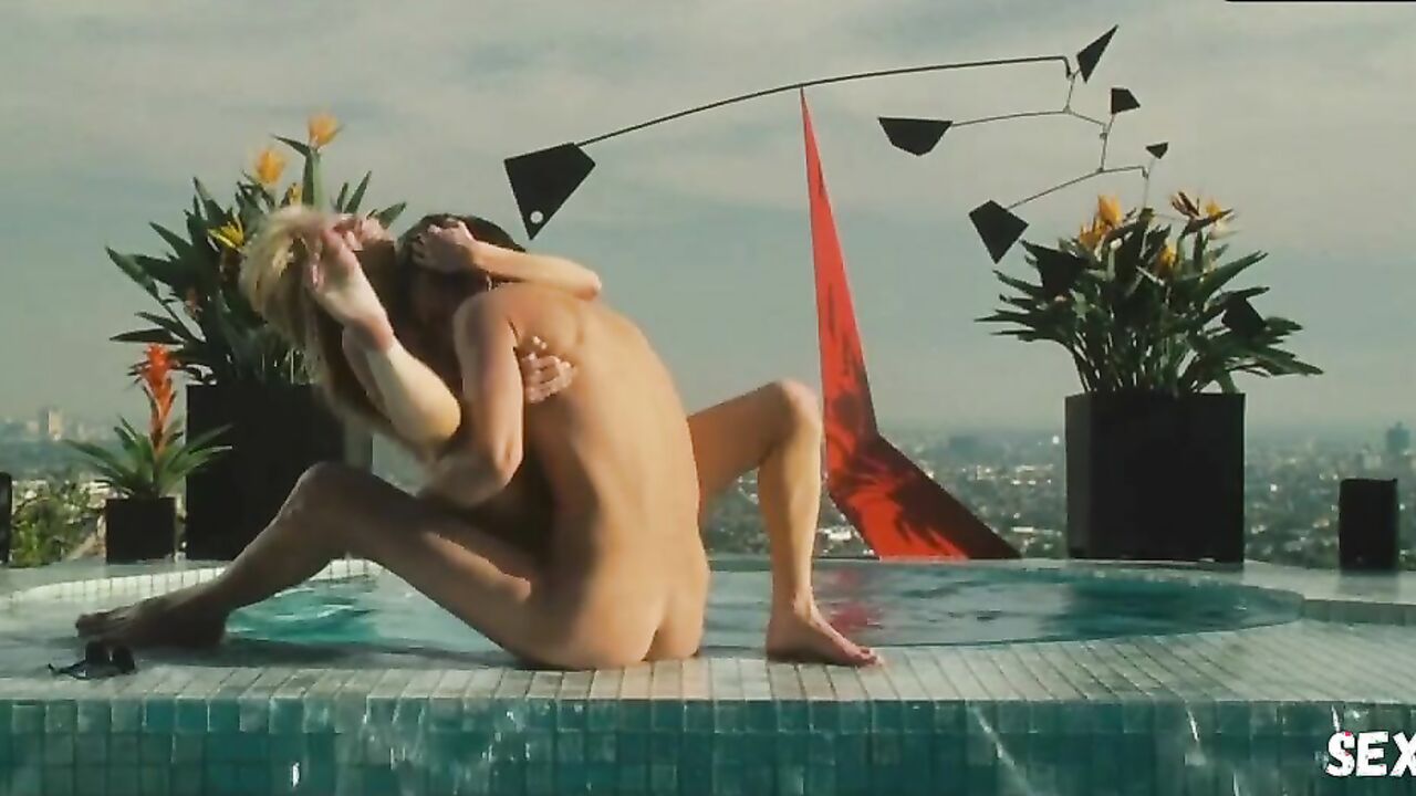 Anne Heche sexy, Butt Scene in Spread 2009