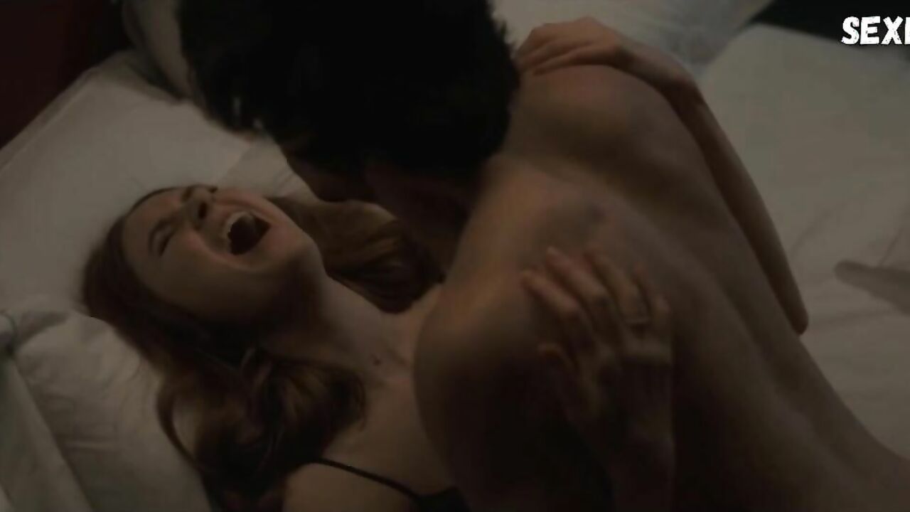 Karen Gillan sexy, scene in The Bubble (2022)