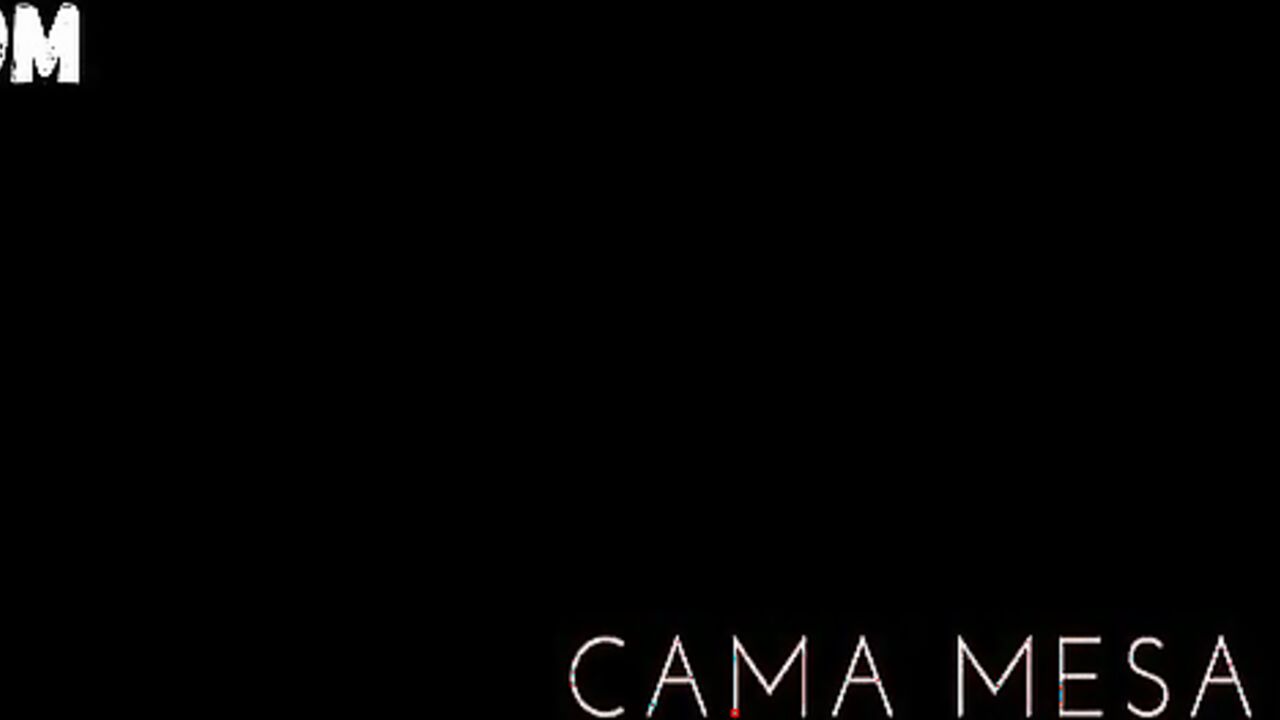 Nataly Cabanas sexy, scene in Cama, Mesa e Banho (2014)