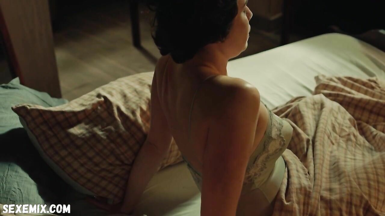 Fernanda Vasconcellos in Bedroom, Scene in Most Beautiful Thing (2019)