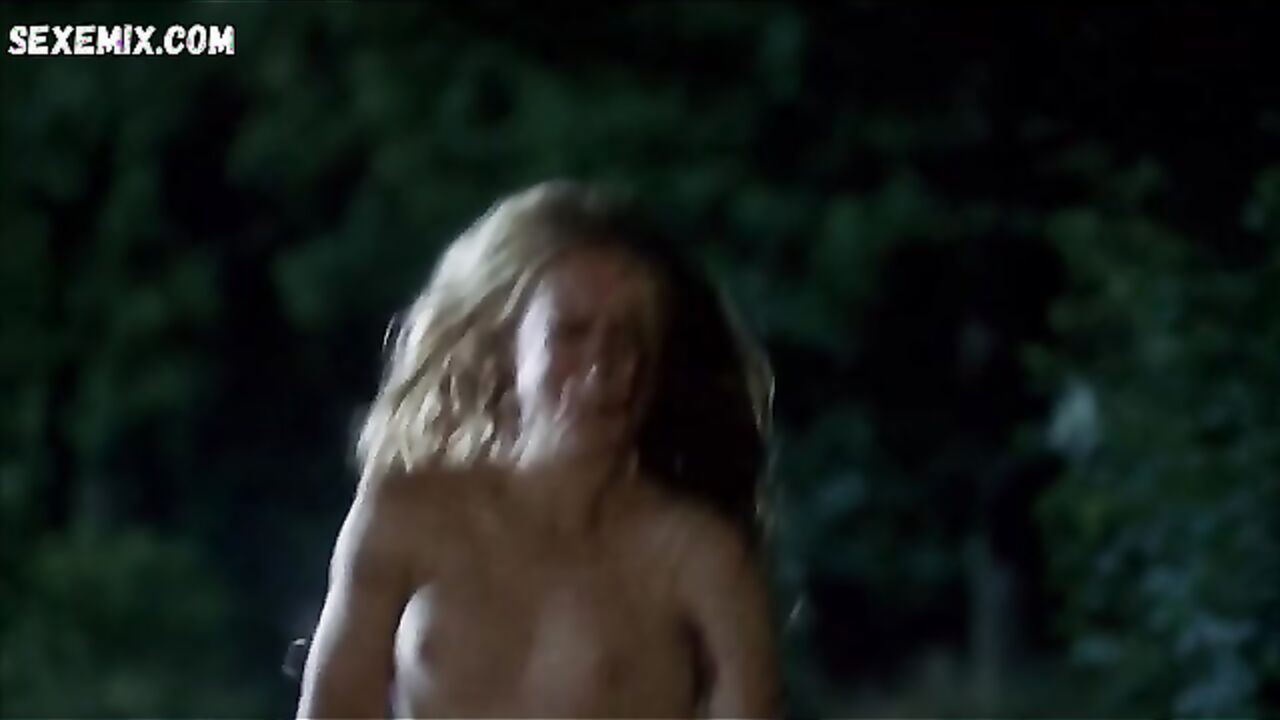 Agnieszka Sitek sexy, scene in Je treba zabit Sekala (1998)