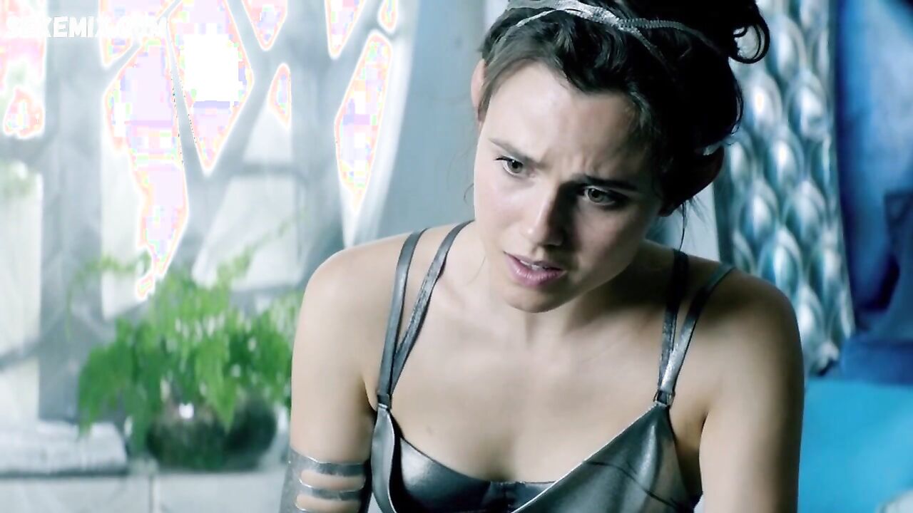 Poppy Drayton sexy, Szene in The Shannara Chronicles s01 (2016)