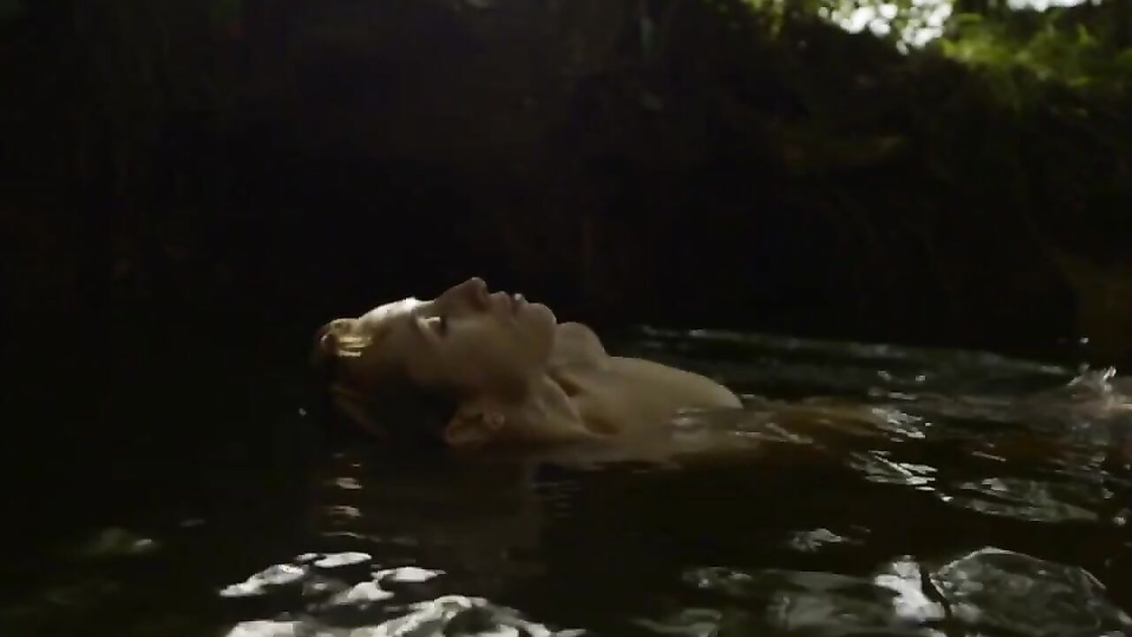 Javiera Valenzuela topless, scene in Sol del llano (2019)