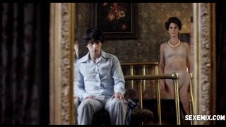 Catalina Martin, Paola Volpato The Prince (El Principe) (2019) filmindeki seksi, orman sahnesi