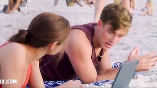 Joey King, Meganne Young sexy, bikini scene in The Kissing Booth 2 (2020)