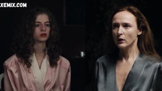 Tetta laterale di Deborah Kaufmann, scena in Dark s01e03 (2017)