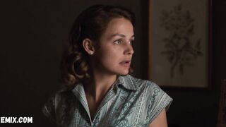 Luise Heyer, Antje Traue lesbiana, escena en Dark s02e03 (2019)