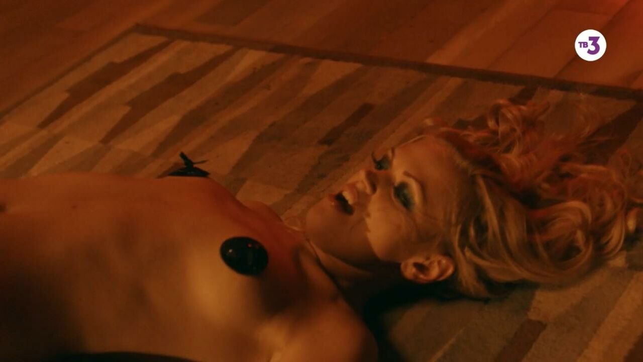 Anna Kotova nude, Sex scene from Detki s01e01 (2017)