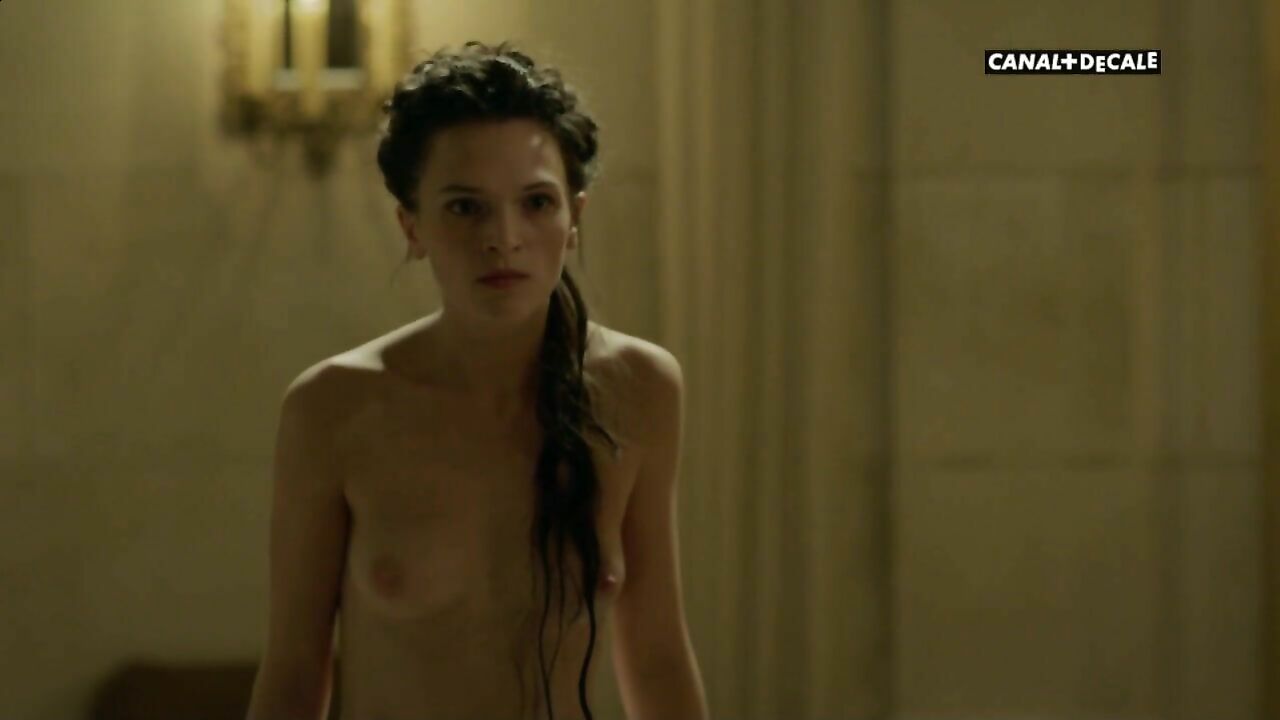 Anna Brewster nude, erotic scene from Versailles s02e07 (2017)