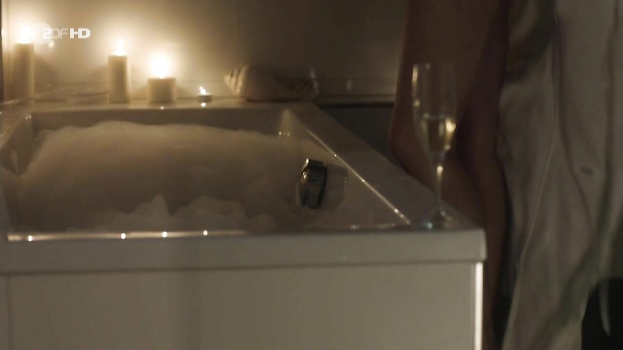 Julia Koschitz nude, Nina Brandt nude, Sex scene from Muenchen Mord s01e01 (2014)