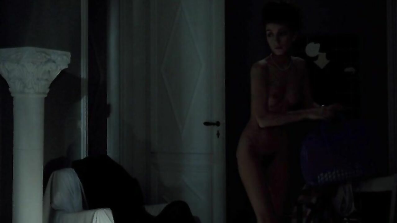 Pascale Ogier nude, erotic scene from Les nuits de la pleine lune (1984) #2