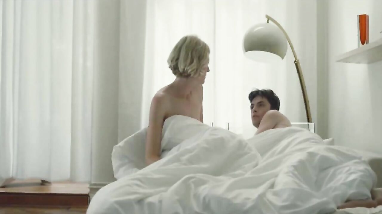 Kirsten Albsmeier nude, erotic scene from Zur rechten Zeit (2014)