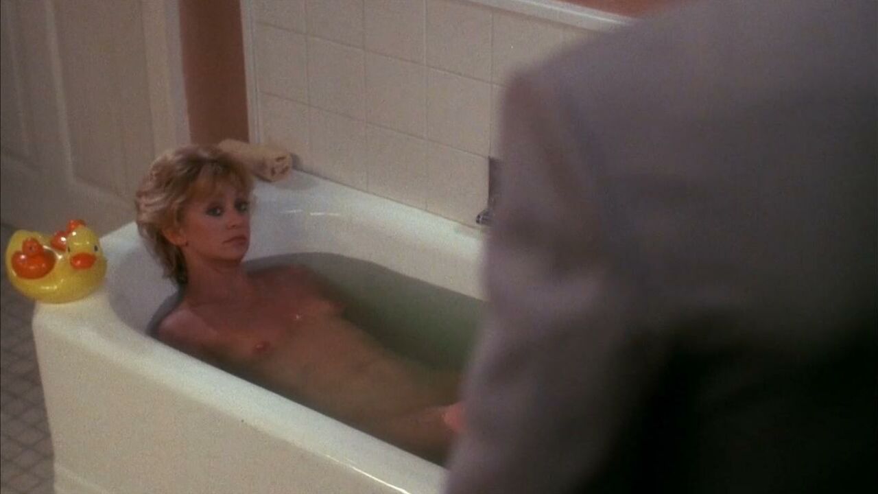 Goldie Hawn nackt, erotische Szene aus Wildcats (1986)