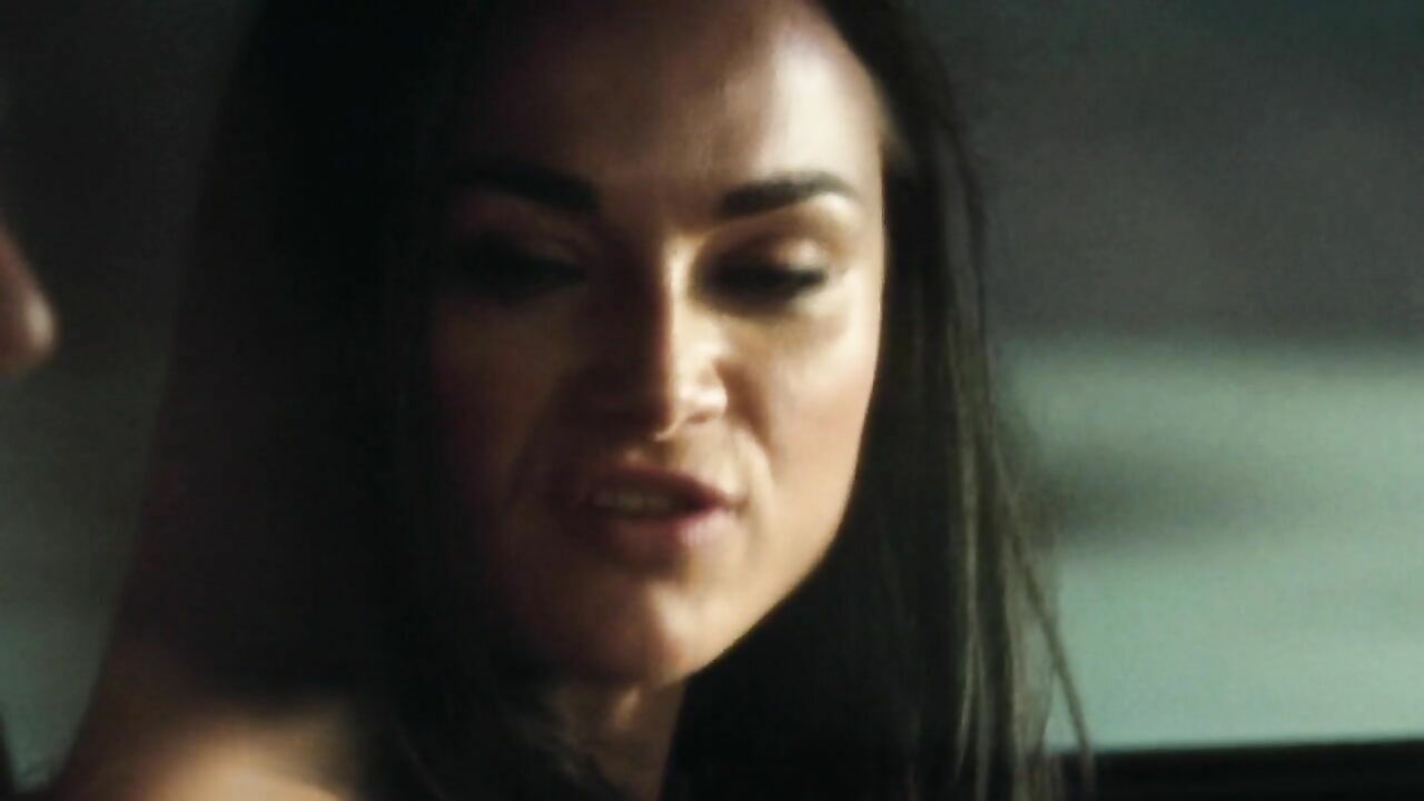 Christina Ochoa sexy, Sexszene aus Blood Drive s01e01 (2017)