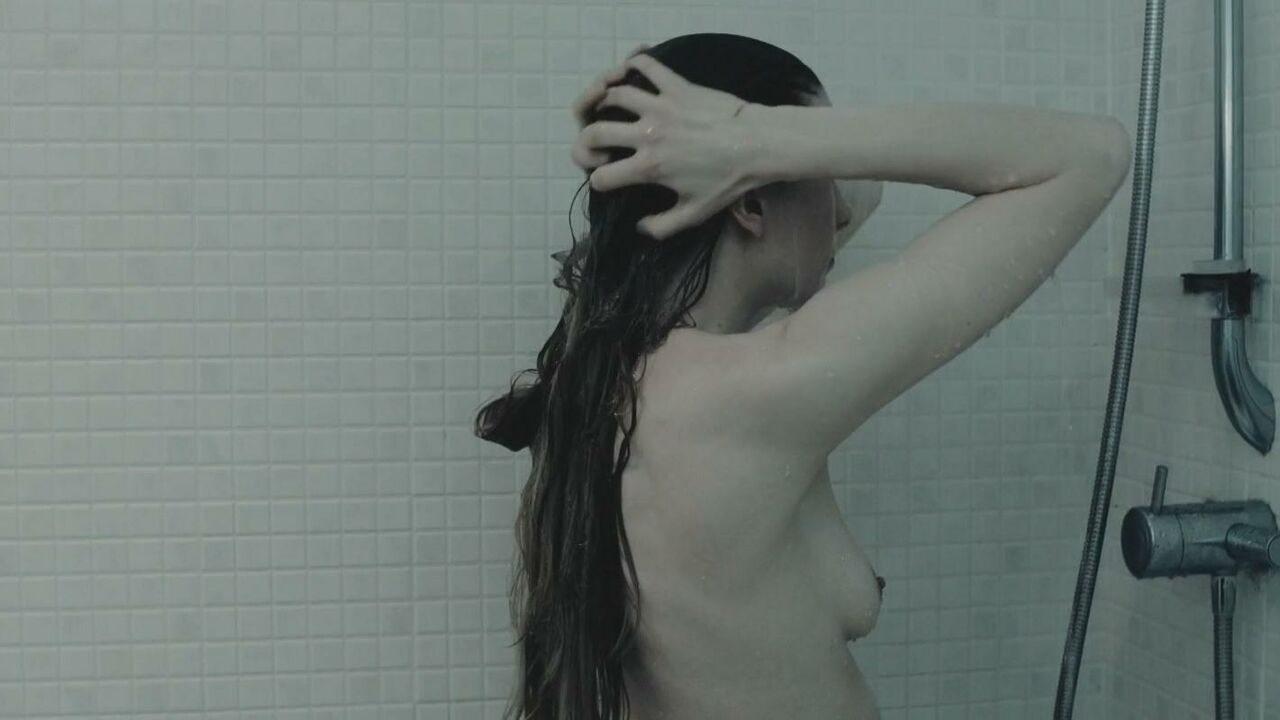 Anna Dawson nude, erotic scene from The Creature Below (2016)