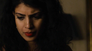 Romane Portail nackt, Tina Desai sexy, Sexszene aus Sense8 A Christmas Special (2016)