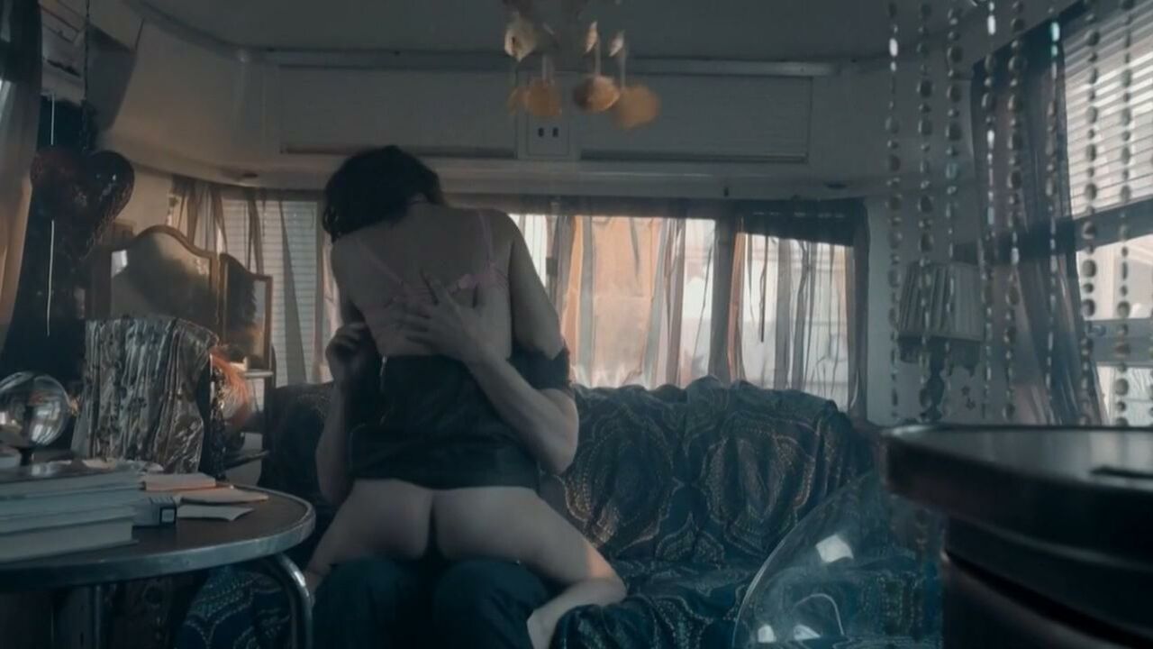 Marika Soposka nackt, Sexszene aus Cirkus Bukowsky s01e05,06 (2013)