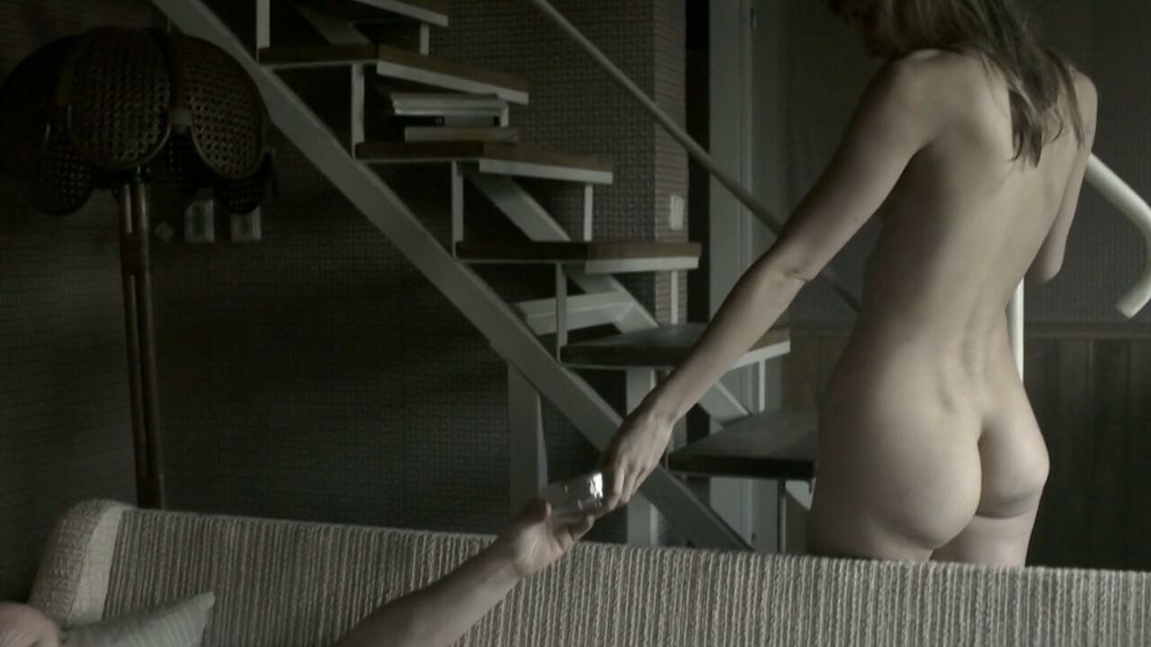 Sarka Vaculikova nude, erotic scene from Cirkus Bukowsky s02e05 (2014)