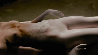 Rachel Sellan nuda, scena erotica da Silent Hill Revelation (2012)