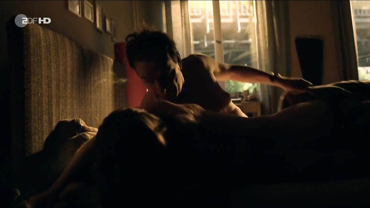 Lisa Maria Potthoff nude, Sex scene from Der letzte Kronzeuge (2014)